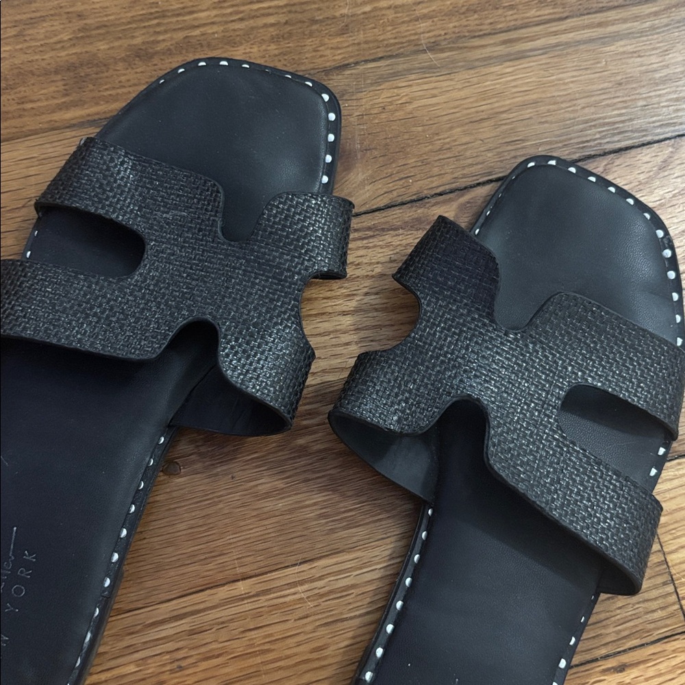 Women’s Black Nicole Miller New York Sandals - Picture 2 of 5